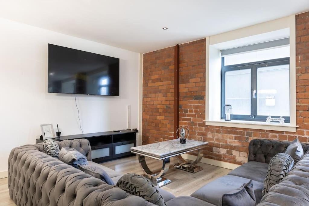 2 Bed Apartment With Pool Table แบรดฟอร์ด ภายนอก รูปภาพ