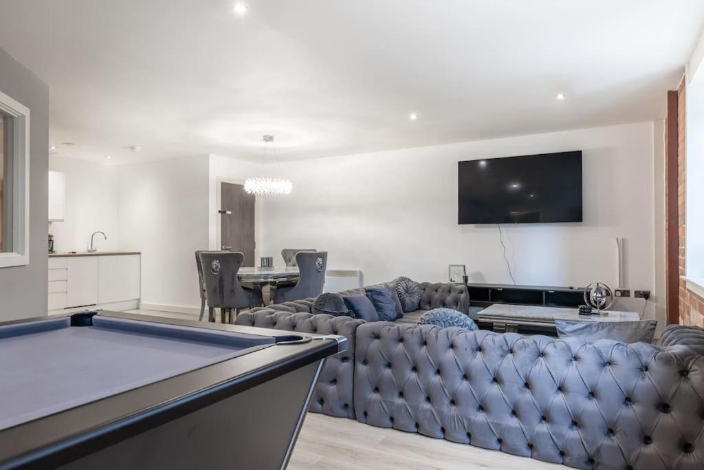 2 Bed Apartment With Pool Table แบรดฟอร์ด ภายนอก รูปภาพ